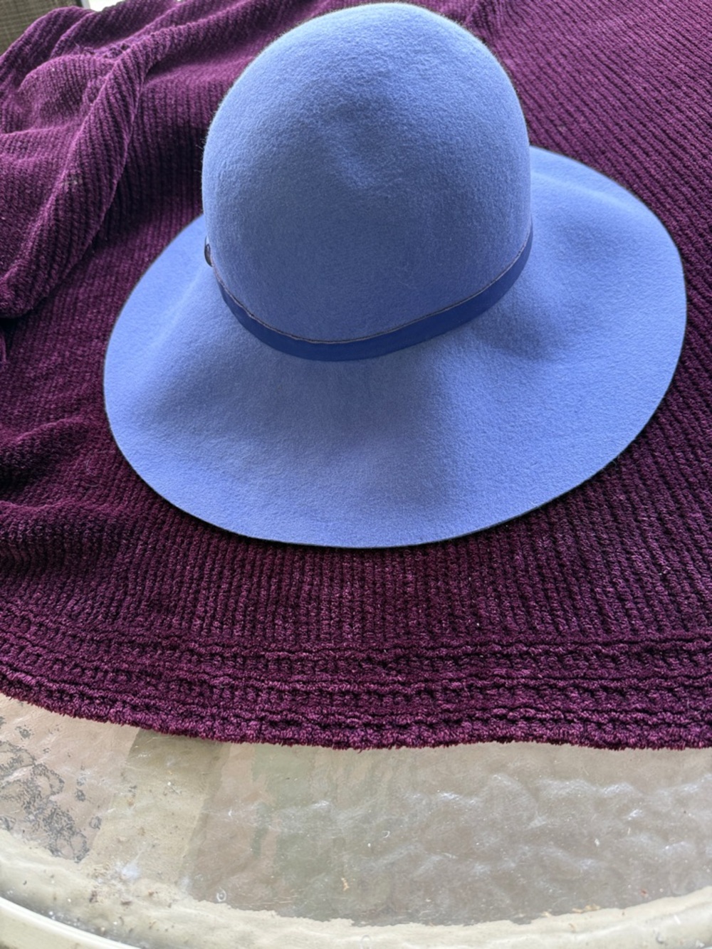 Eric Javits violet, Wide-Brim Wool Felt Hat 4.5 inch brim, amazing condition